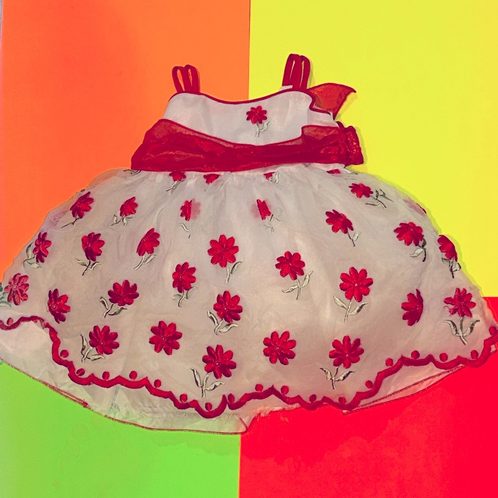 3-6m babygirl dress white with red flowers 🌺